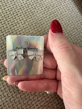 Bow Pearl Accent Stud Earrings - White